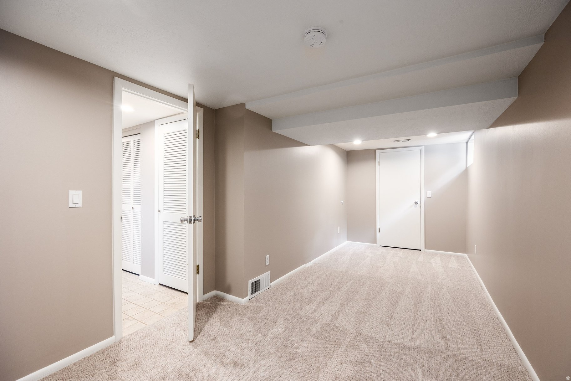 CRYSTAL HEIGHTS - Residential