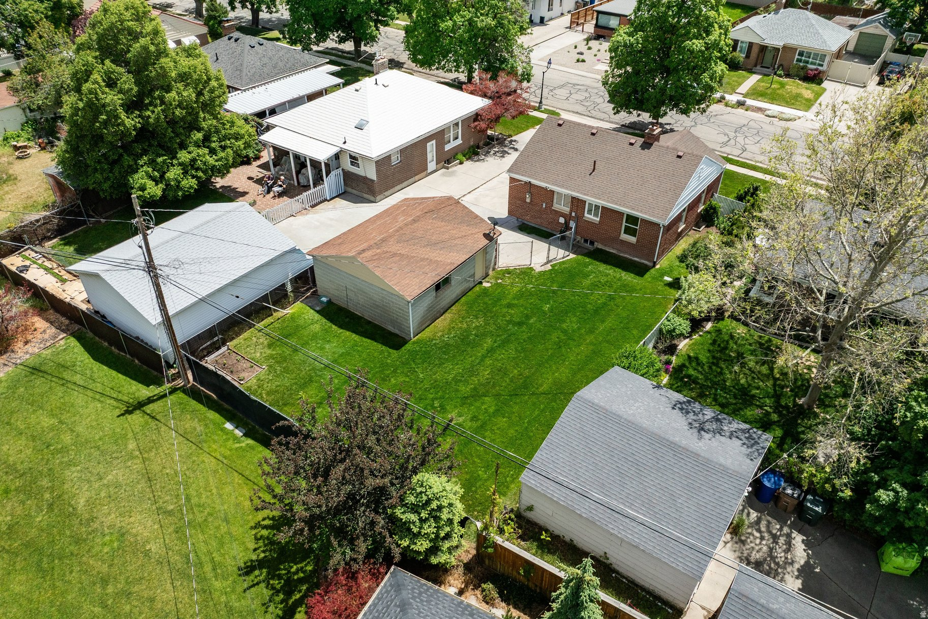 CRYSTAL HEIGHTS - Residential