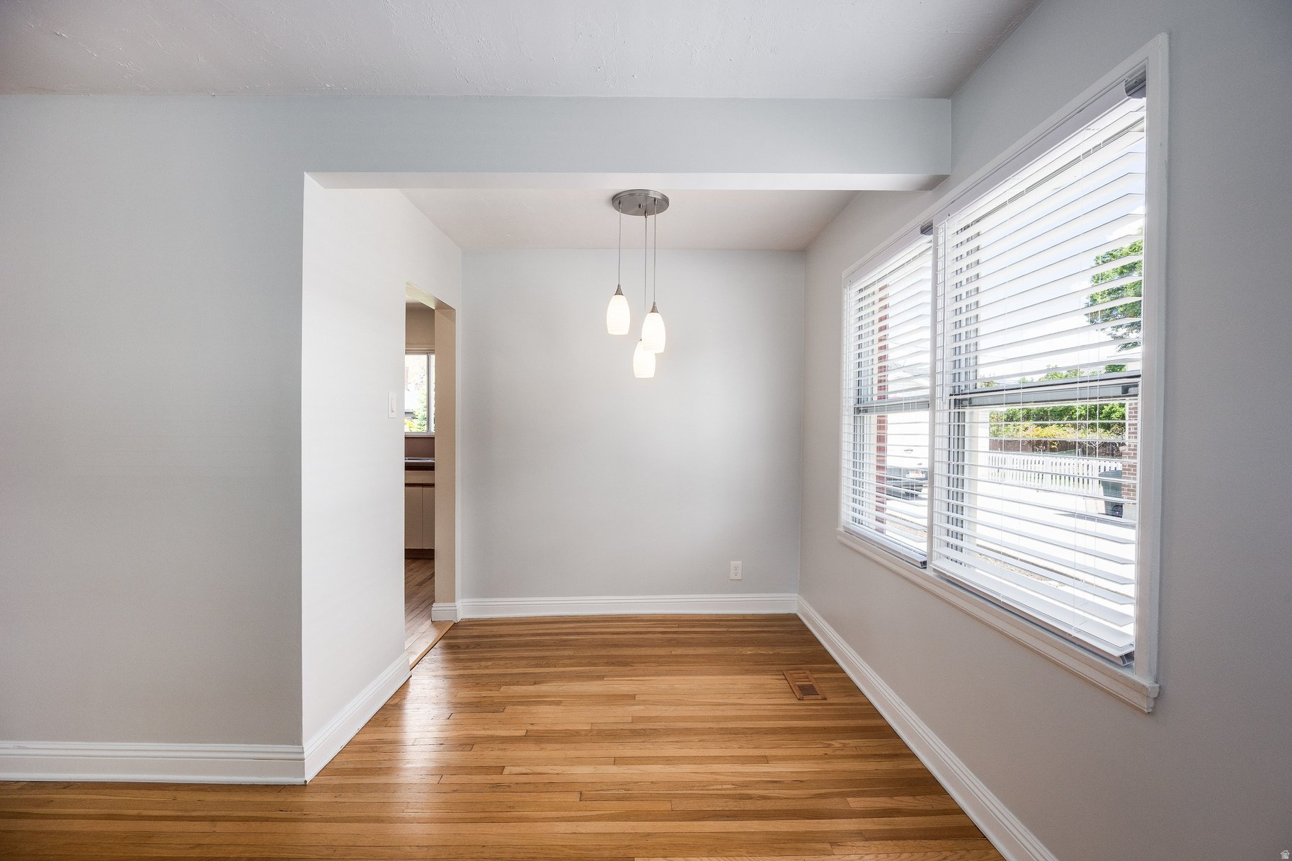 CRYSTAL HEIGHTS - Residential