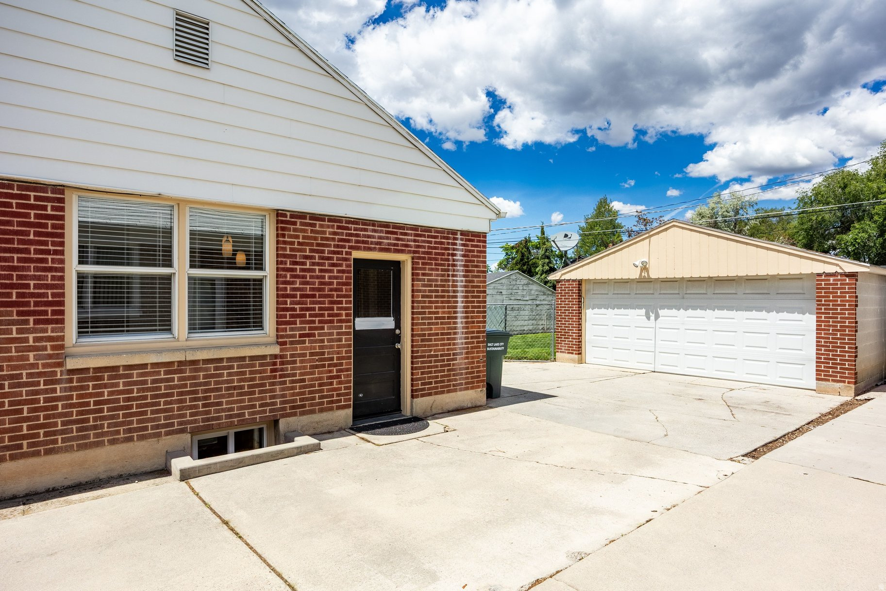 CRYSTAL HEIGHTS - Residential