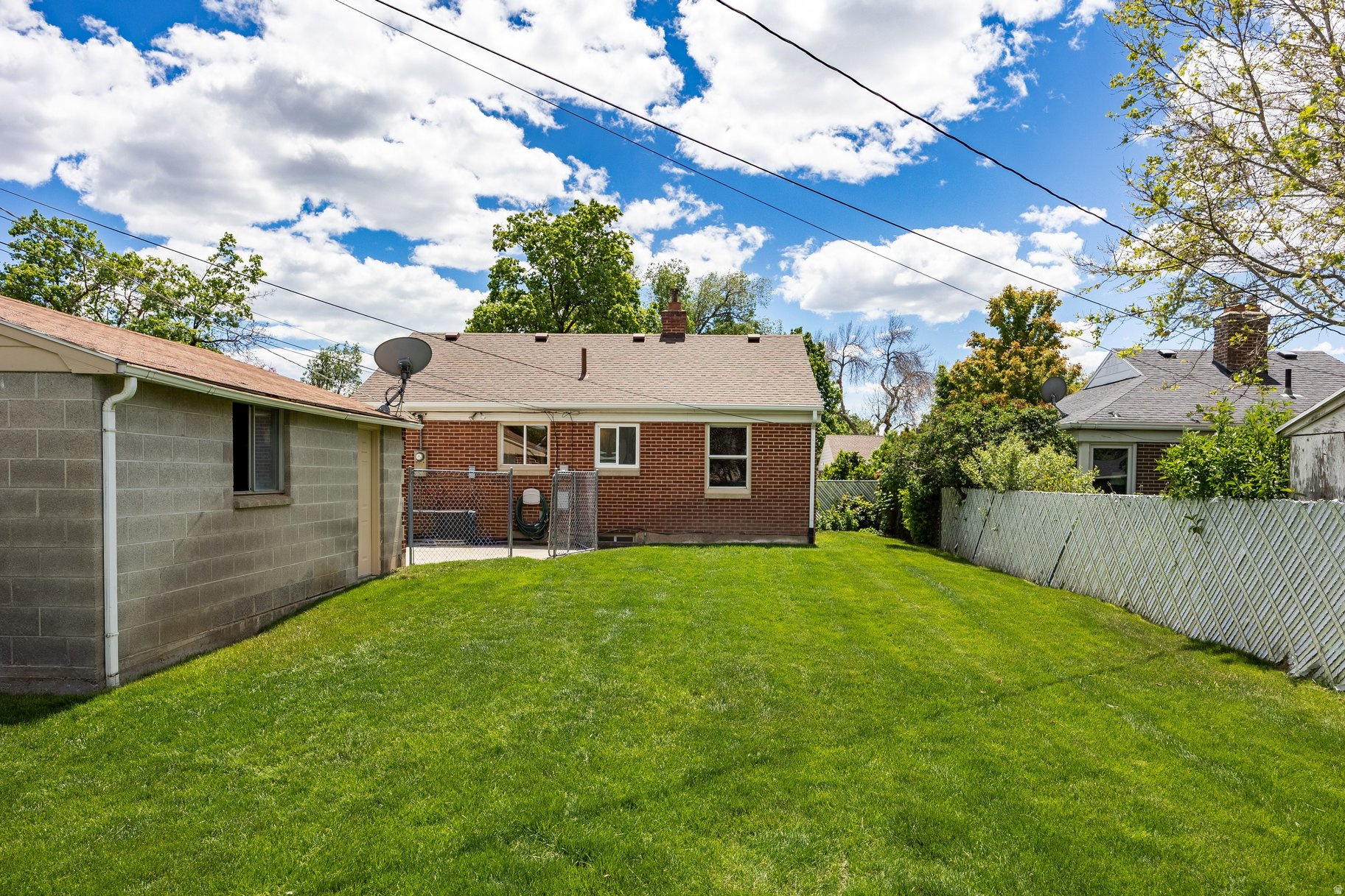 CRYSTAL HEIGHTS - Residential