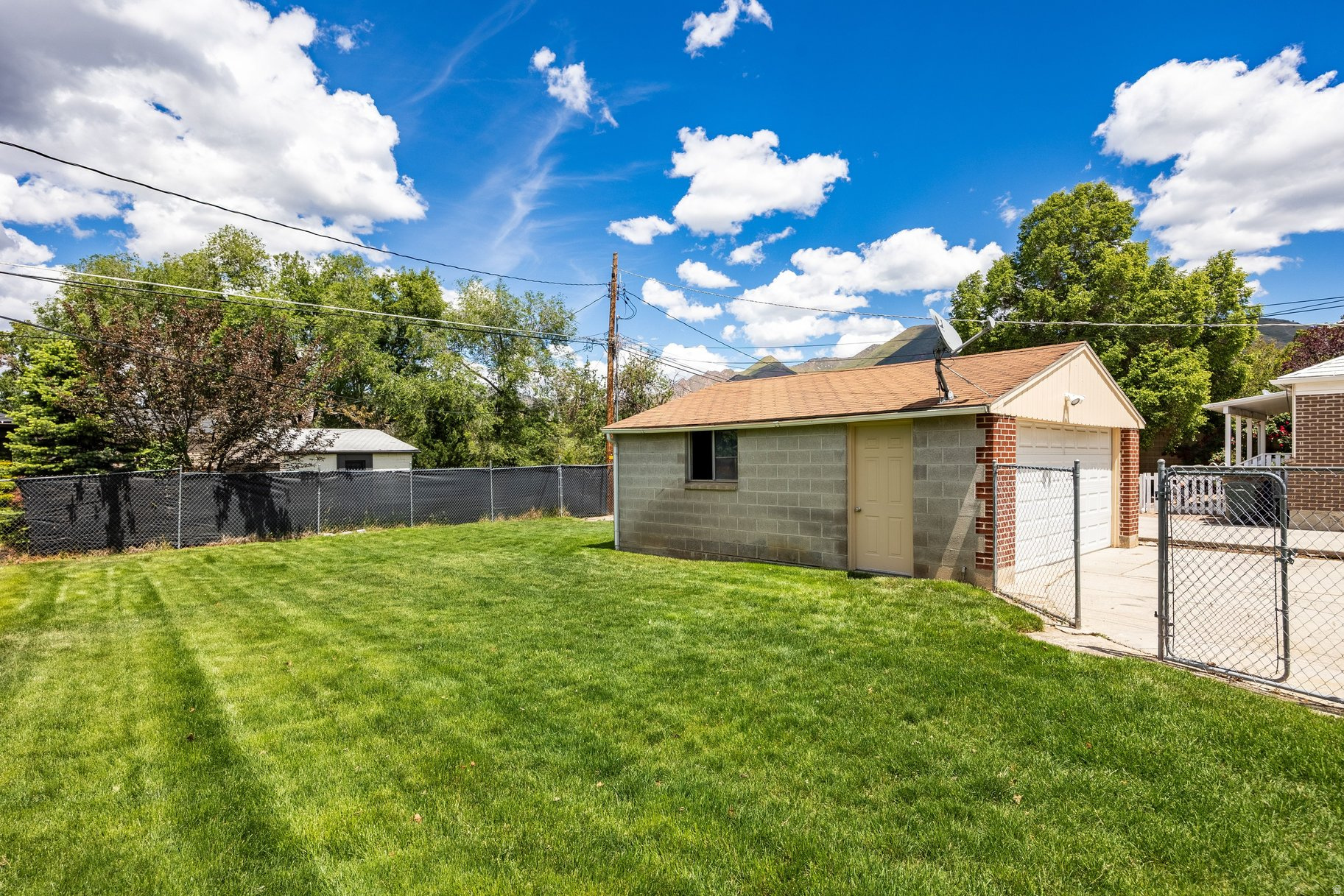 CRYSTAL HEIGHTS - Residential