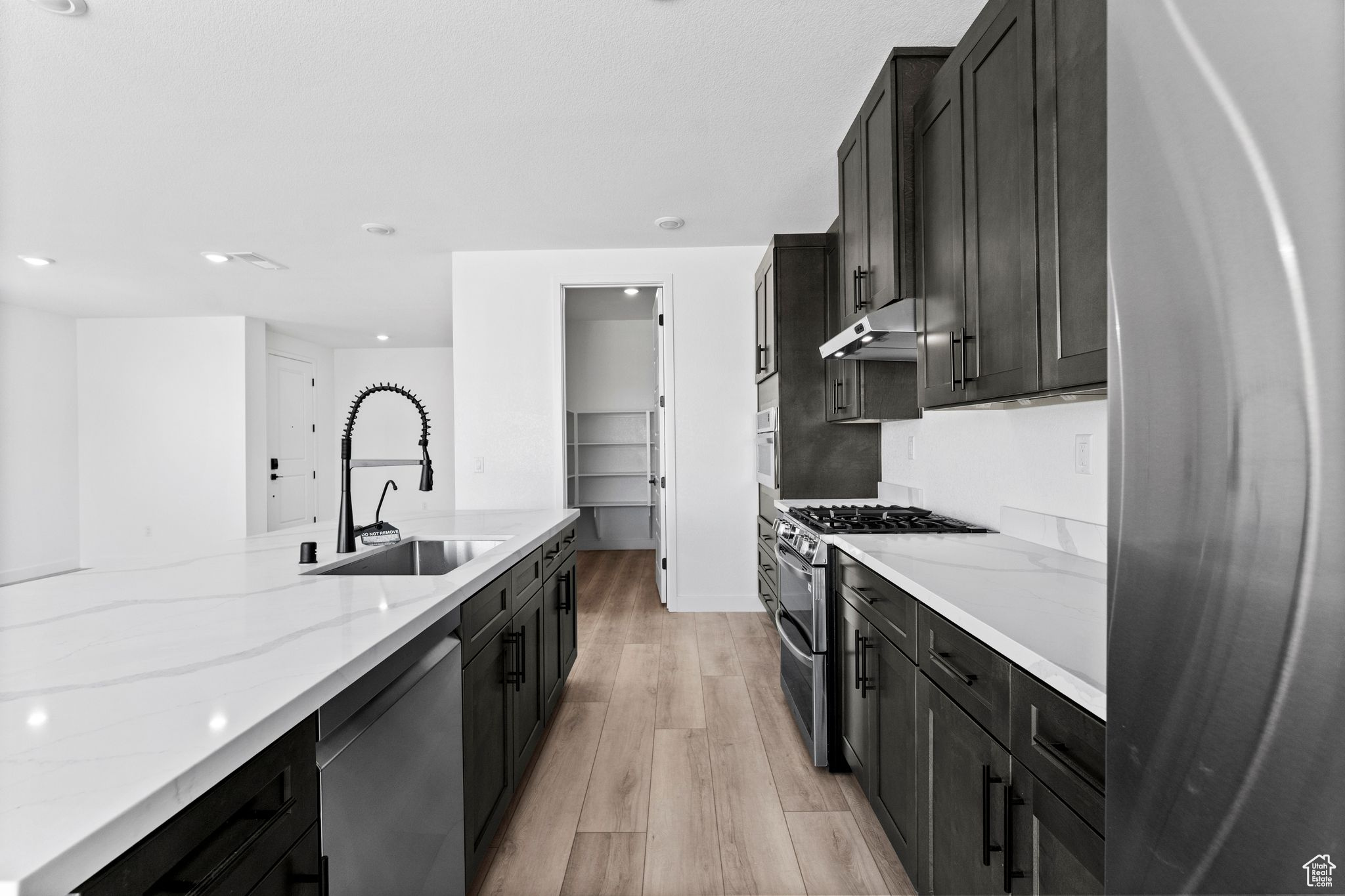 CECITA CREST AT DIVARIO 4 - Residential