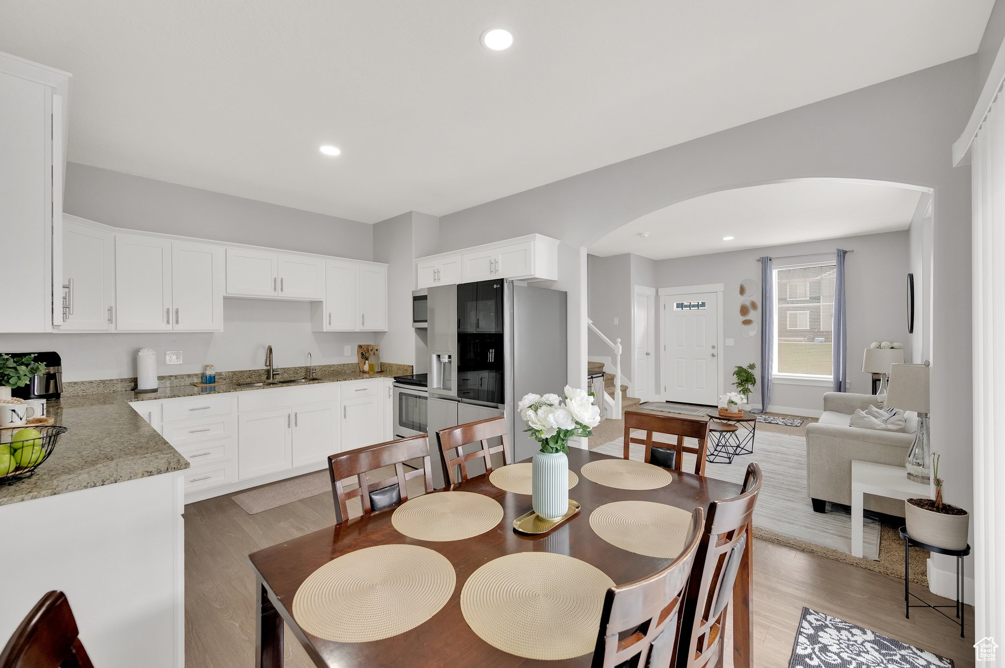 EAGLE POINT - Residential