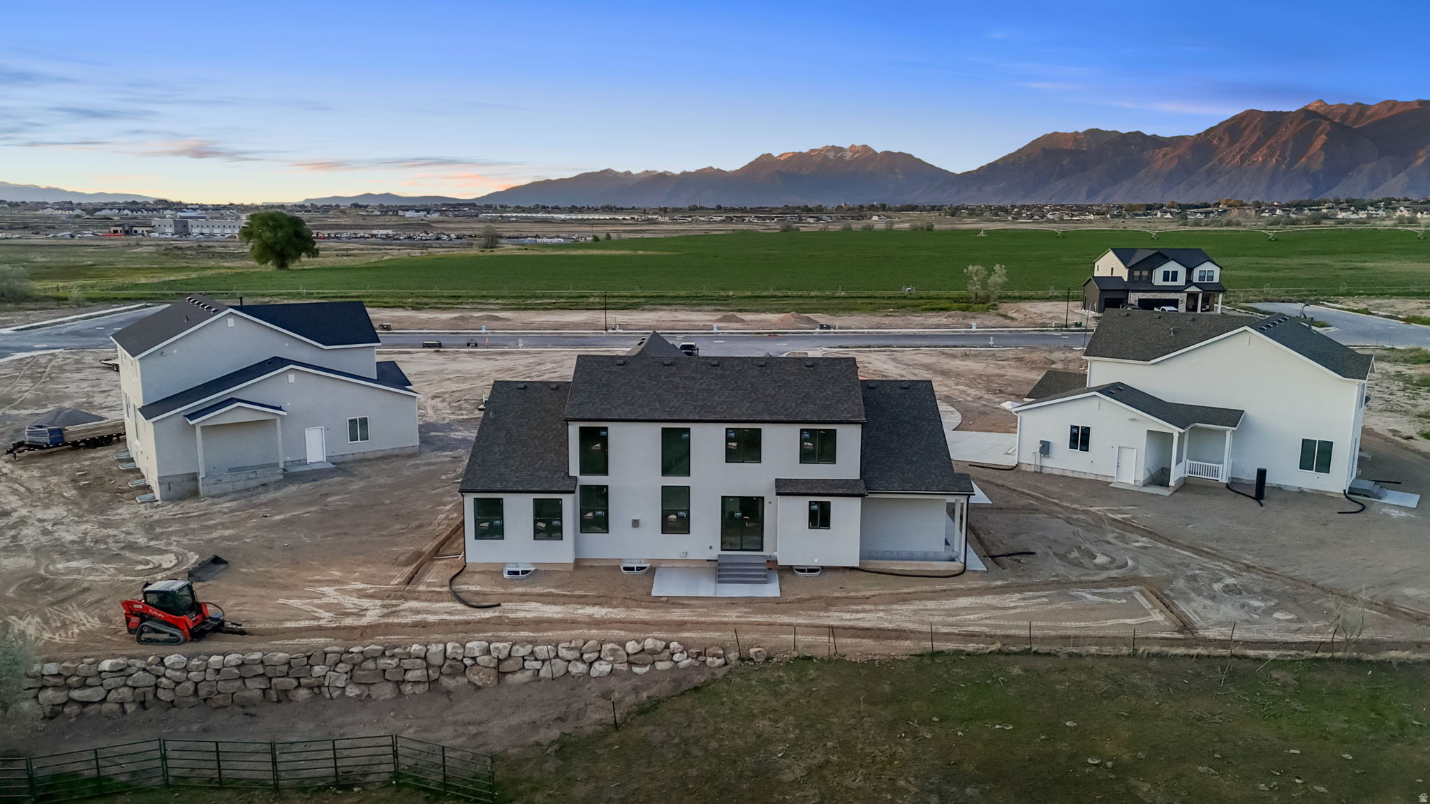 DAVIS FARMS - Residential