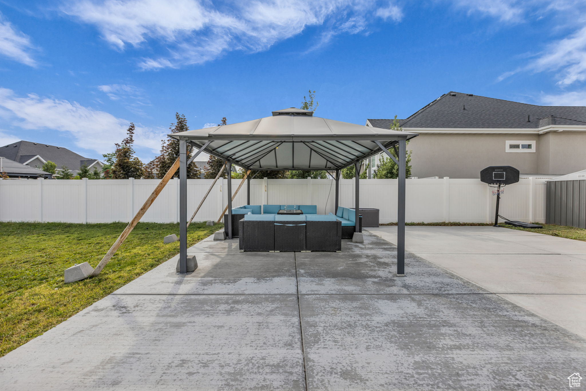 JUNIPER ESTATES - Residential