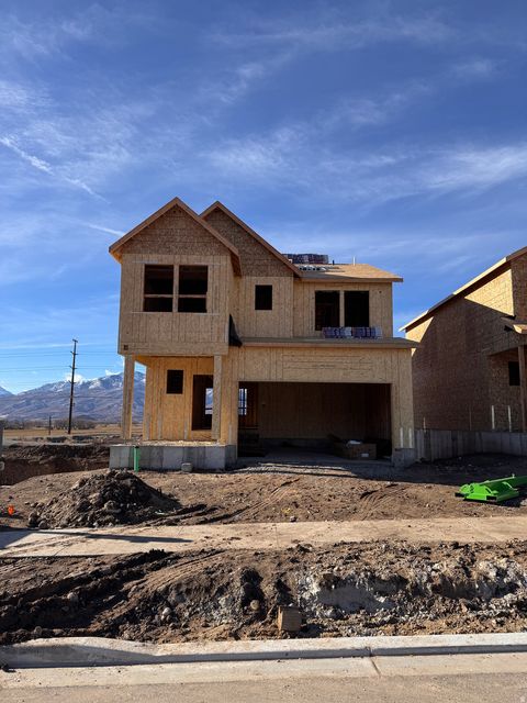 Photo of 2029 N HIGH UINTAS LN E #105, Heber City, UT 84032 (MLS # 2126384)