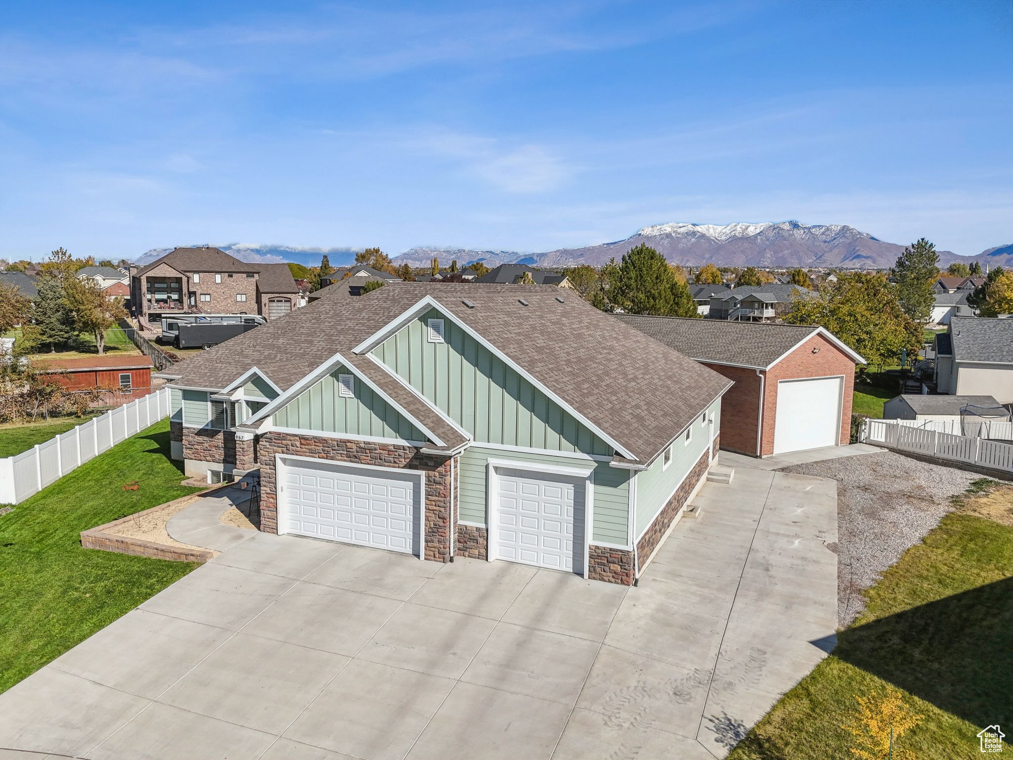 PIPER GLEN - Residential