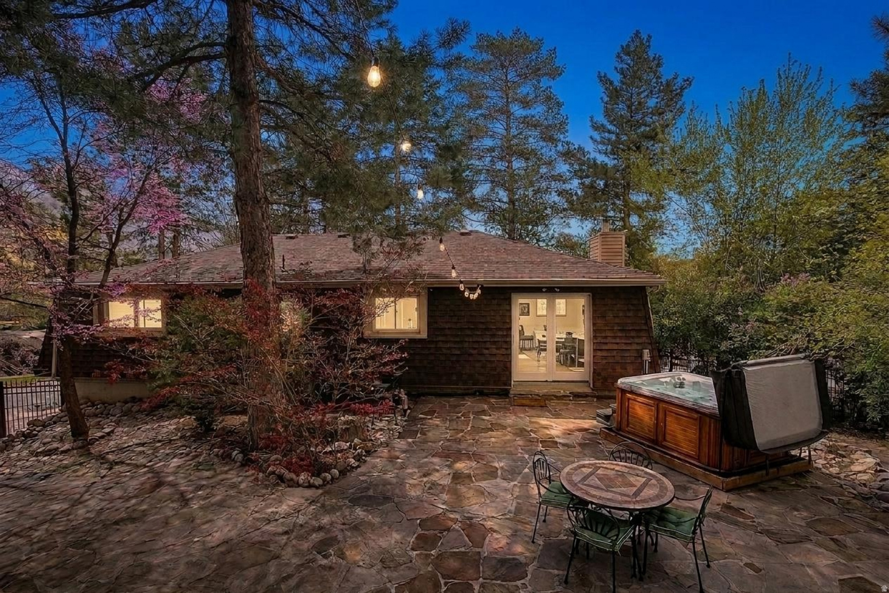 SOUTHLAND TERRACE - Residential