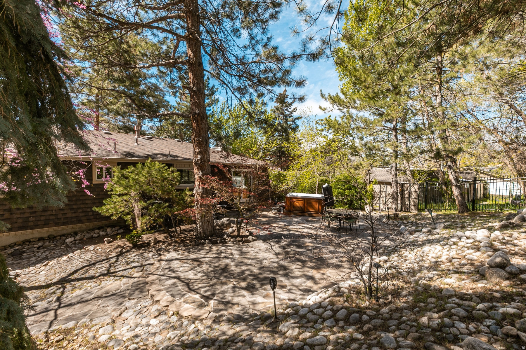 SOUTHLAND TERRACE - Residential