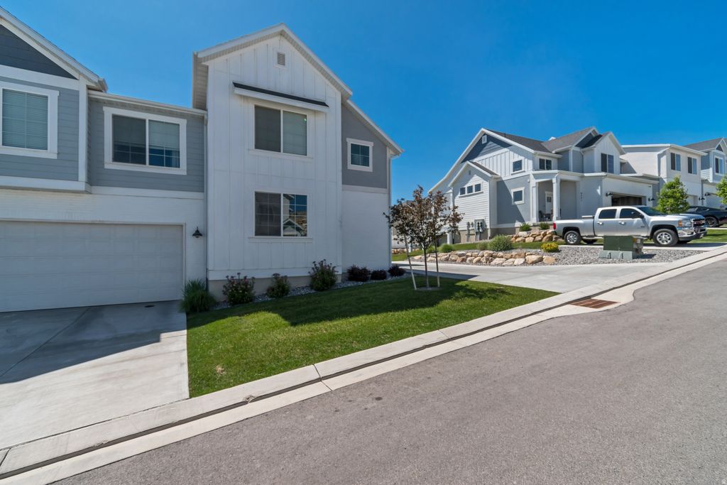 Photo of 9757 N AARON AVE, Eagle Mountain, UT 84005 (MLS # 2158324)