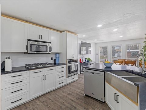 Tiny photo for 2995 E 7145 S, Cottonwood Heights, UT 84121 (MLS # 2126356)