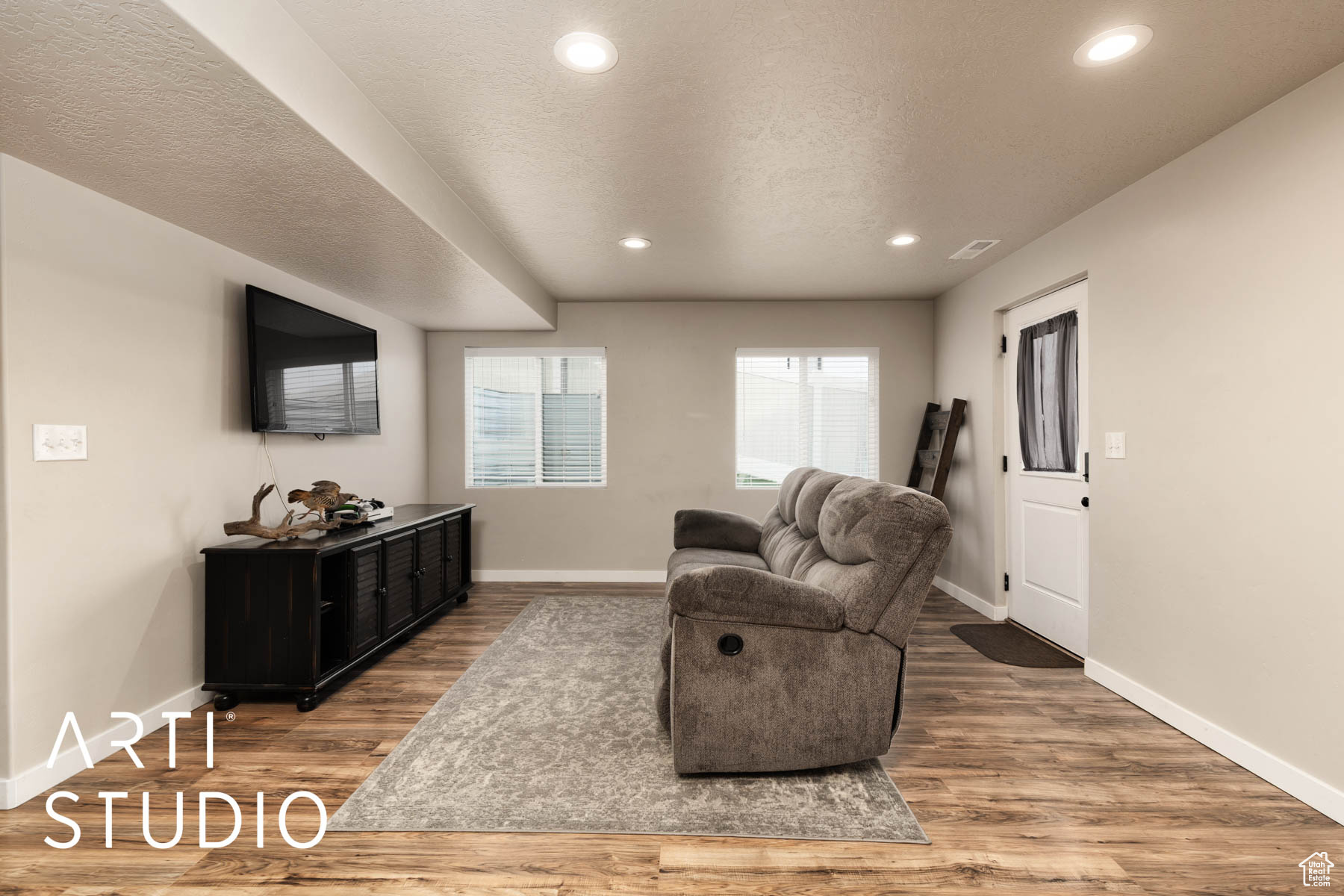 FOOTHILL VILLAGE - Residential