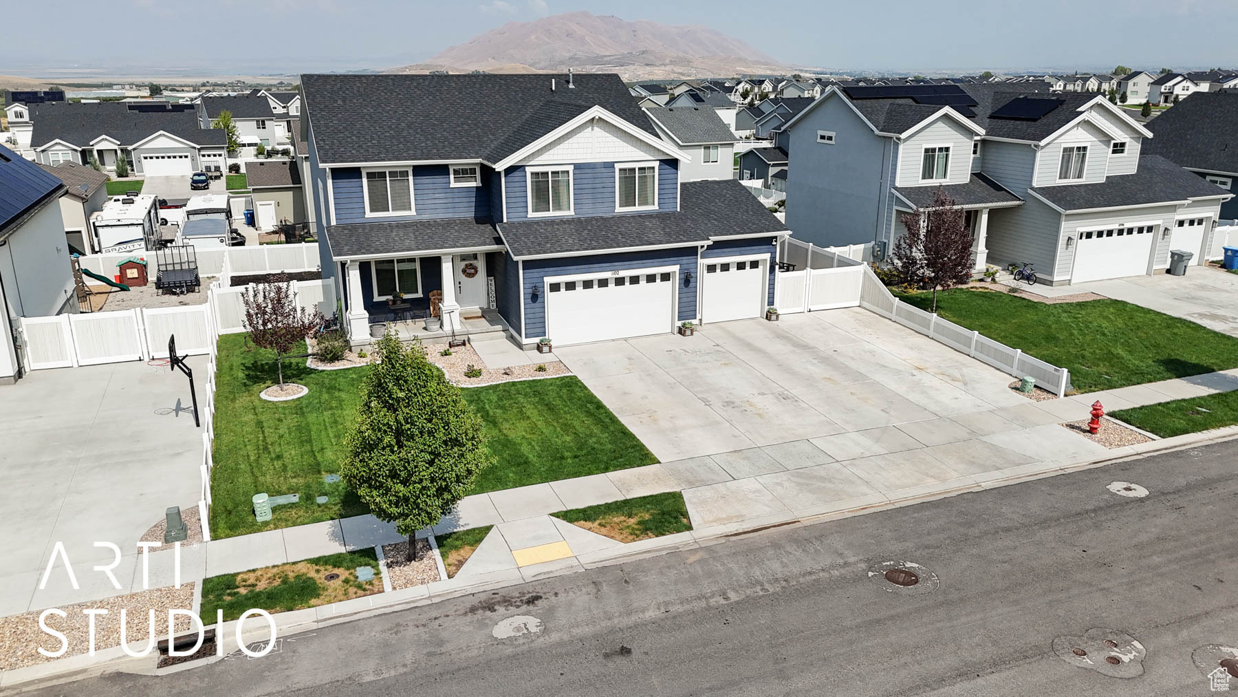 FOOTHILL VILLAGE - Residential