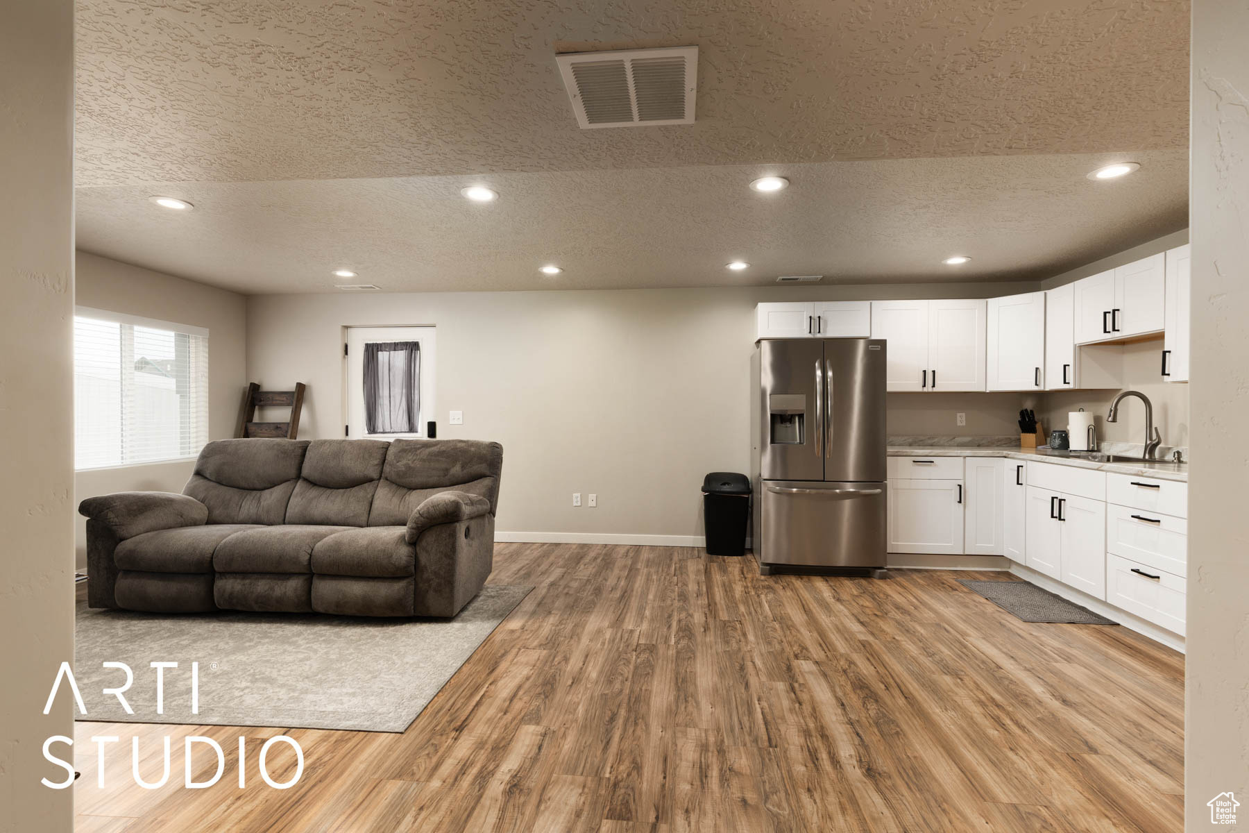 FOOTHILL VILLAGE - Residential