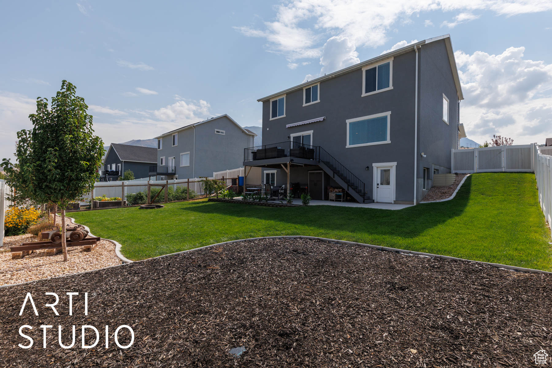 FOOTHILL VILLAGE - Residential