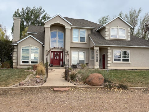Photo of 728 S 4000 W, Roosevelt, UT 84066 (MLS # 2175478)