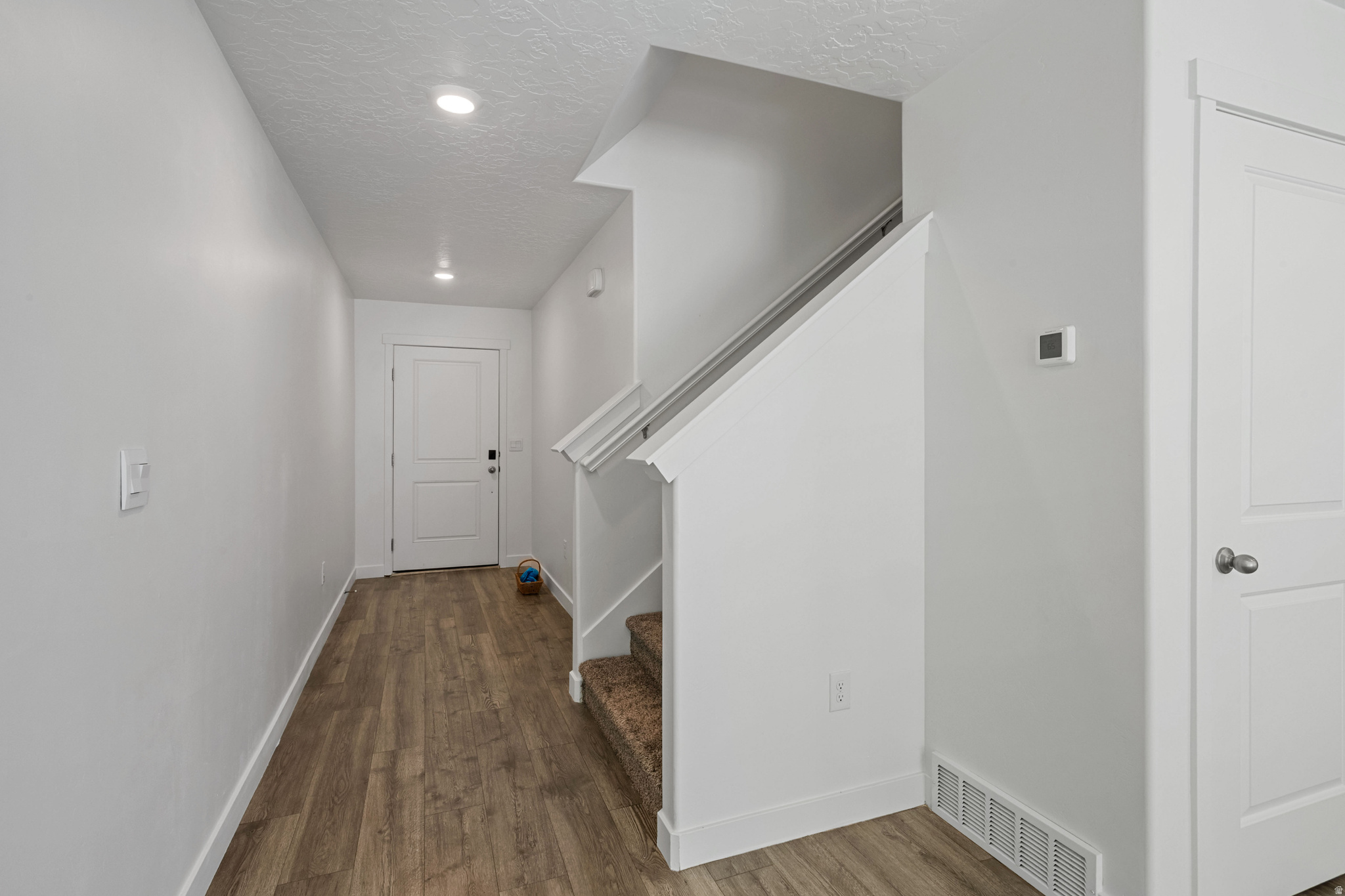 GATEWAY TO LITTLE VALLEY - Residential