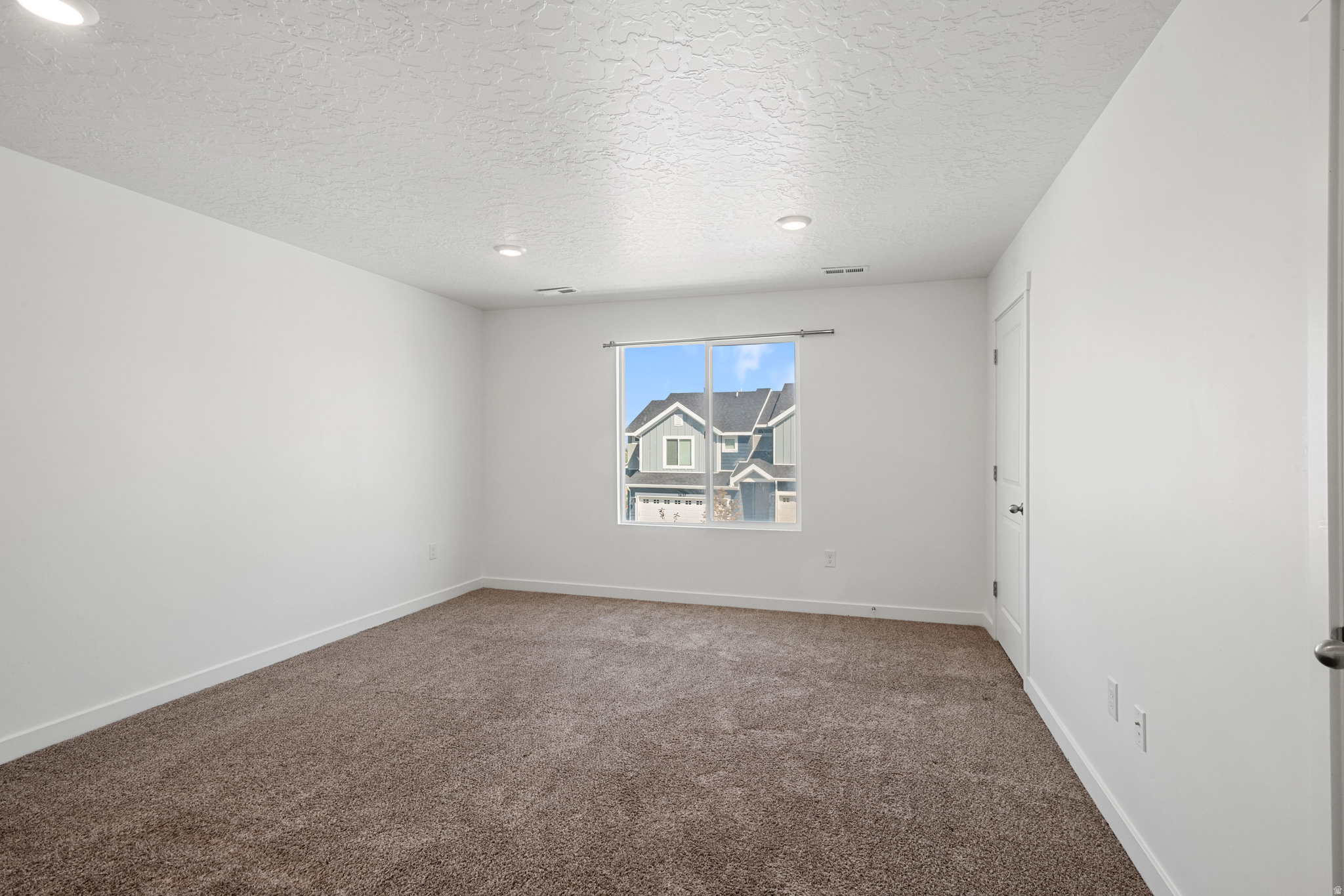 GATEWAY TO LITTLE VALLEY - Residential