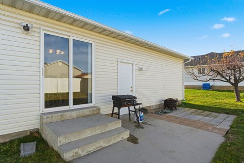 Tiny photo for 566 W 450 N, Tremonton, UT 84337 (MLS # 2126452)