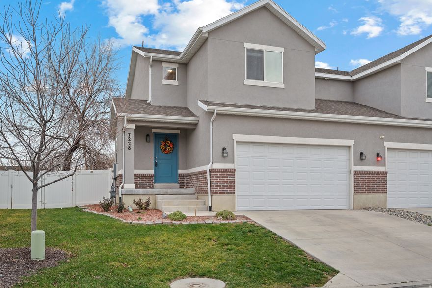 Welcome home to this affordable and beautifully laid-out townhome featuring 3 bedrooms, 2.5 baths, and an unfinished basement ready for your vision. Whether you're dreaming of an extra bedroom, a cozy family room, or the perfect flex space, this home gives you the freedom to truly make it your own.  You'll love the open loft, the very rare fenced backyard, and the convenient location just minutes from freeway access, shopping, and dining. This is the kind of opportunity buyers wait for, and they don't come around often.  Homes like this do not last. If you're looking for value, versatility, and a smart move in today's market, this is it.  Red carpet service. Strong negotiation. Results that move you forward. Let's get you in before someone else beats you to it.  If you have thought  about buying or selling, I'd love to roll out the red carpet for you too and earn your business!