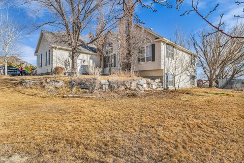 Photo of 9390 N CANYON WASH DR, Eagle Mountain, UT 84005 (MLS # 2133594)