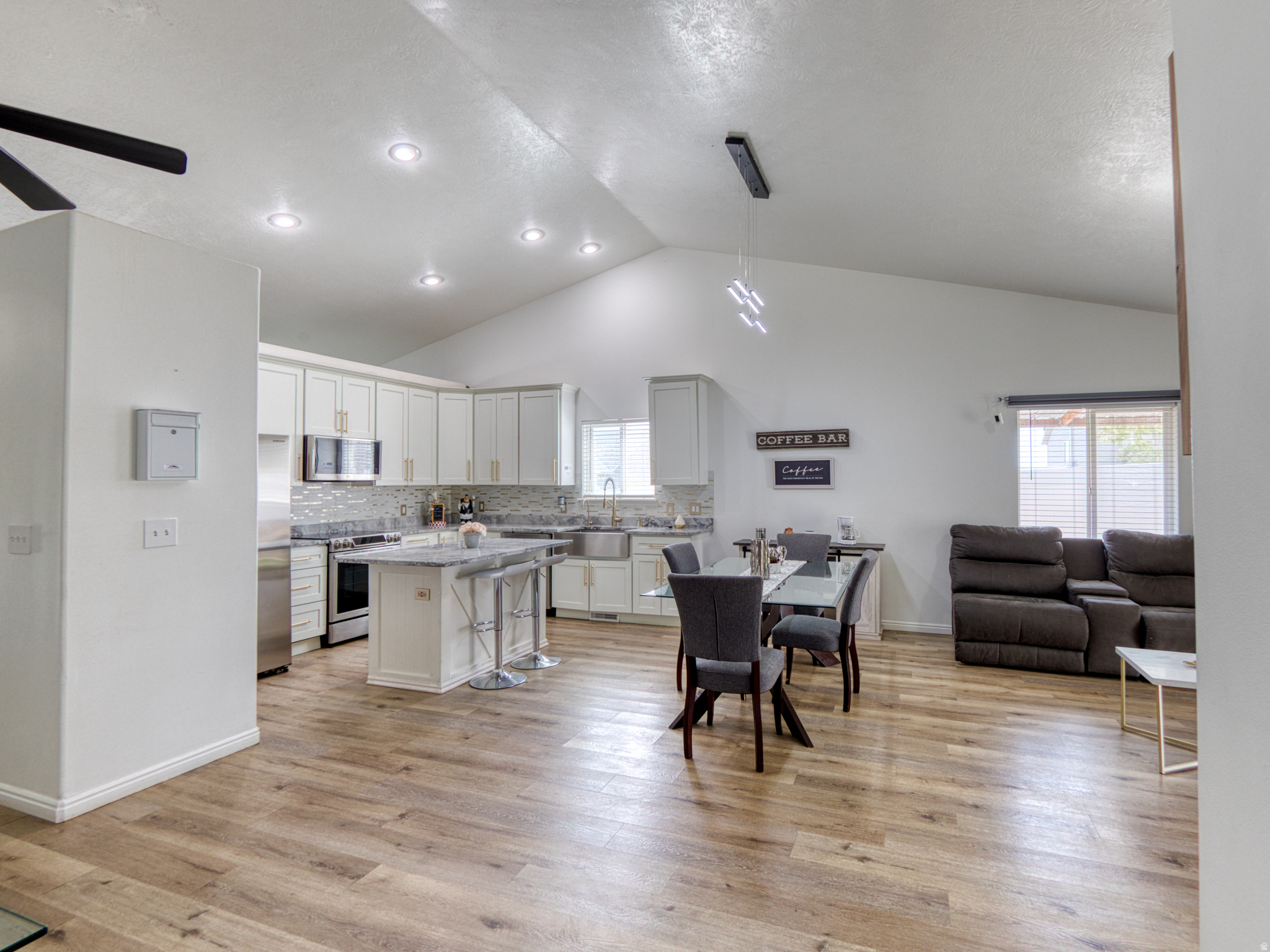 THE OAKS - Residential