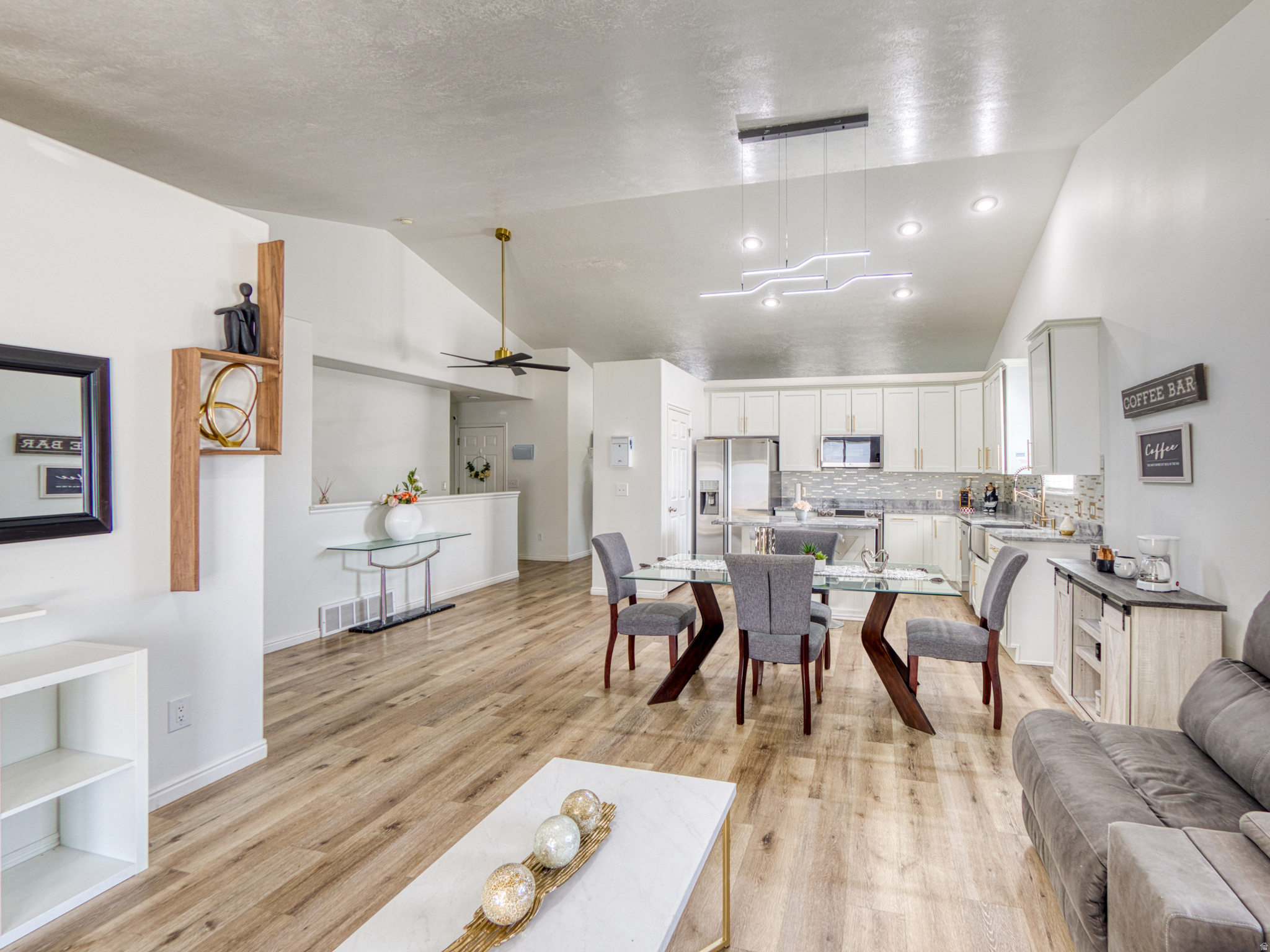 THE OAKS - Residential