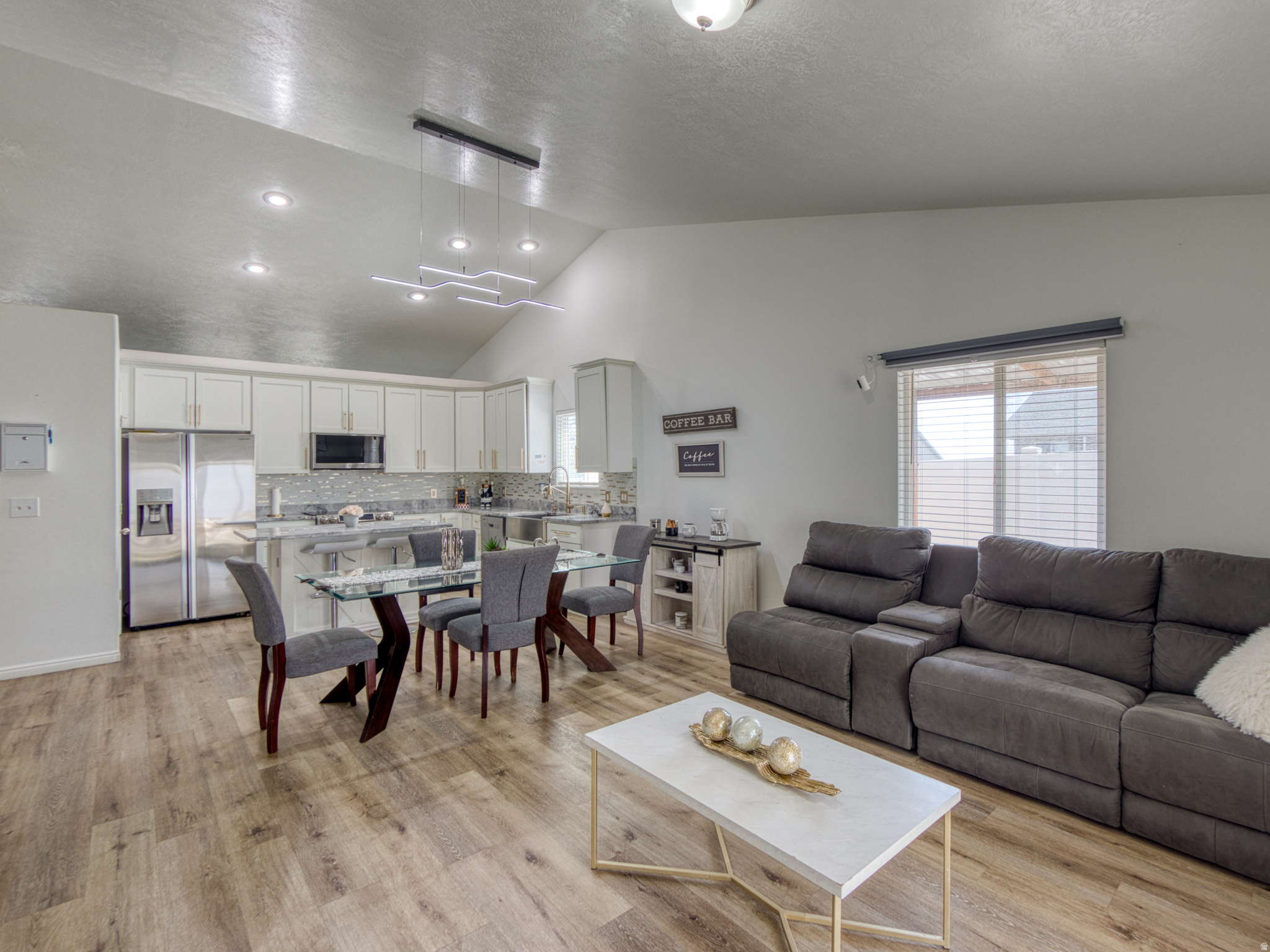 THE OAKS - Residential