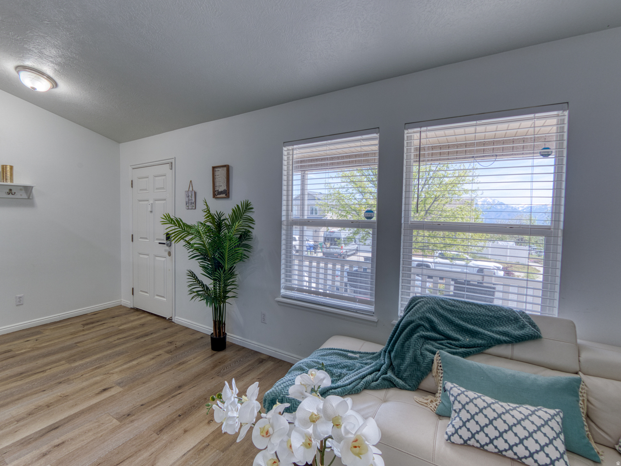 THE OAKS - Residential