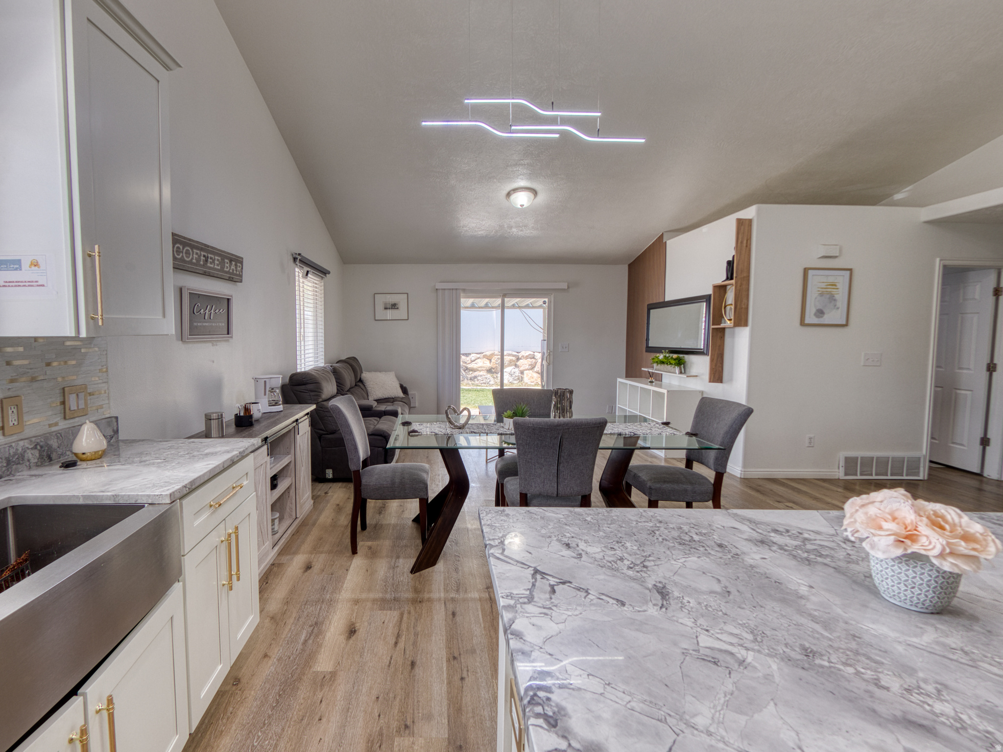 THE OAKS - Residential