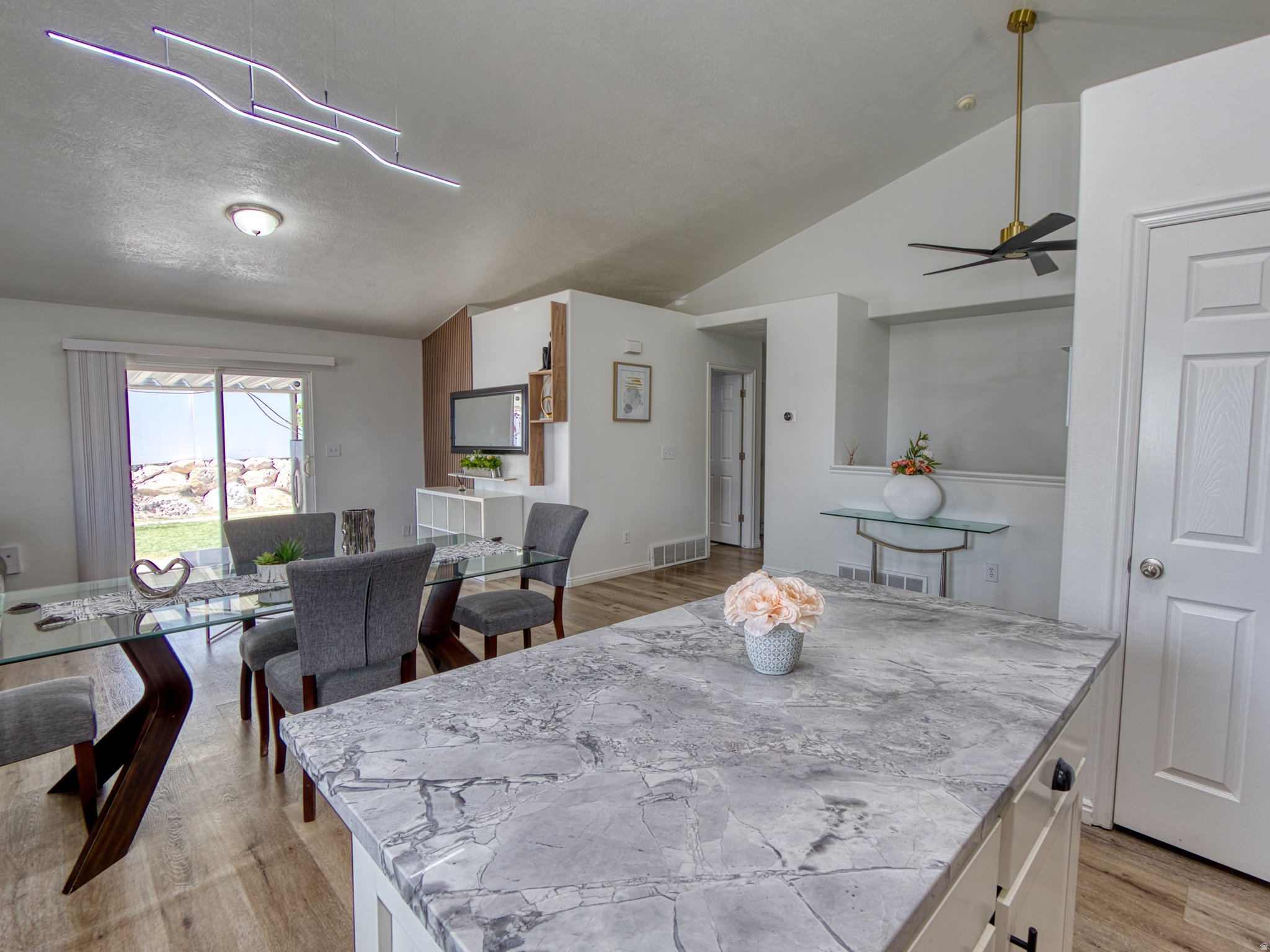 THE OAKS - Residential