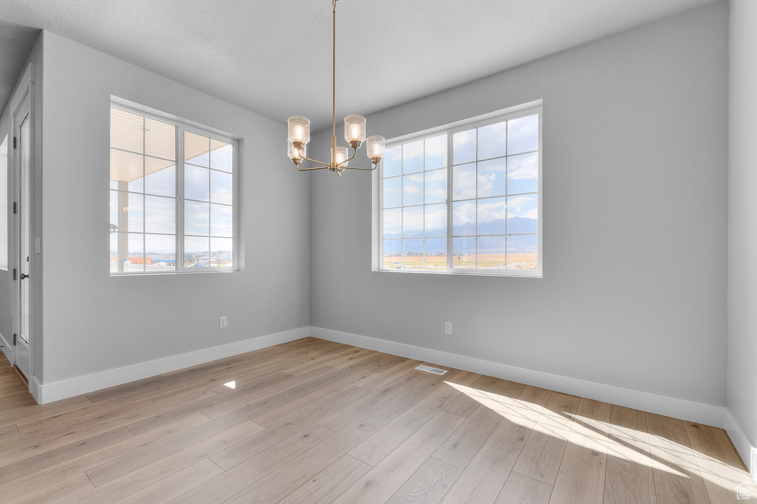 OVERLAND COLLECTION V2 238 - Residential