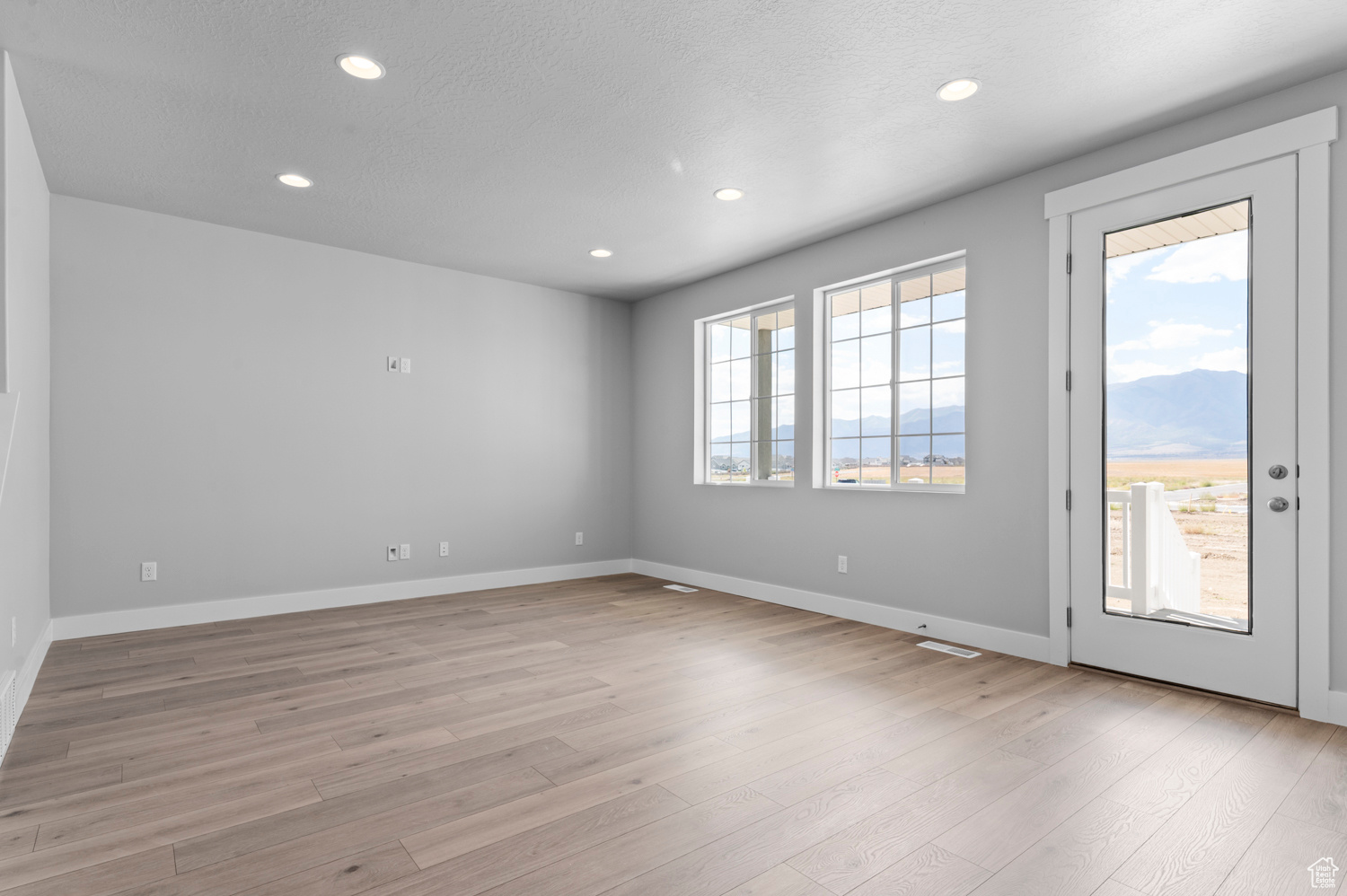 OVERLAND COLLECTION V2 238 - Residential