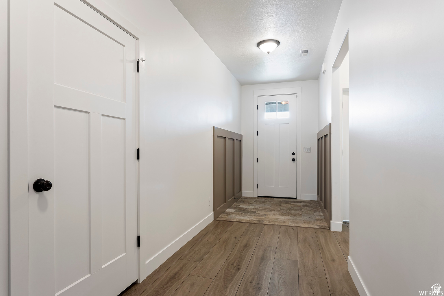1652 W 560 N