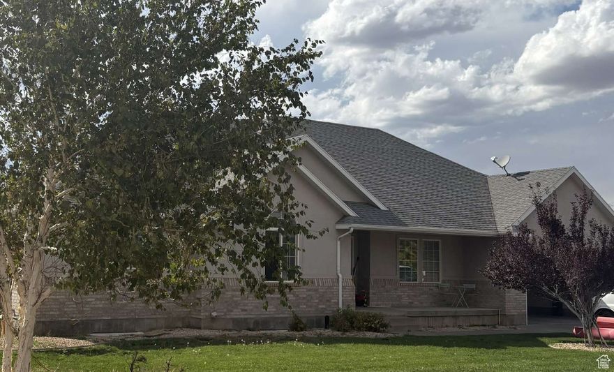 SELLER FINANCE AVAILABLE! This amazing house looks like it was built yesterday. Fully finished, fully landscaped! New carpet & floor in kitchen. Raised dishwasher, elegant island, Corian countertops, open kitchen living room, custom cabinets thruout. largest master bedroom ever! main floor laundry, largest craft room, huge RV pad, 2 car detached workshop plumbed with 1/2 bath and attached 3 car garage. Supersized rooms! House was well taken care and a lot of thought when being built. .