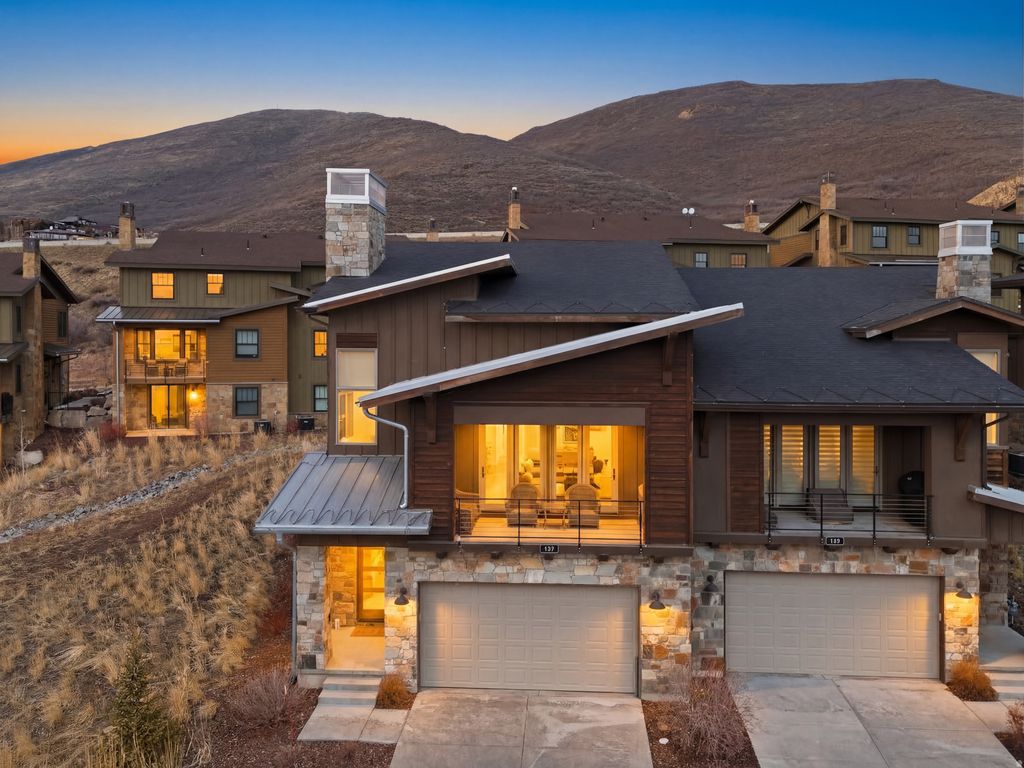 Photo of 337 E OVERLOOK LOOP, Hideout, UT 84036 (MLS # 2142040)