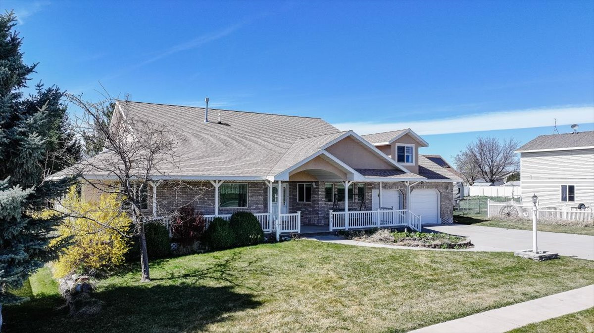 MAJESTIC VIEW ESTATES - Residential