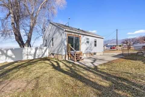 Tiny photo for 141 W 3100 S, Bountiful, UT 84010 (MLS # 2135086)