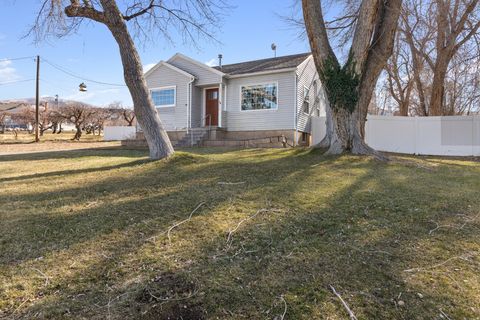 Tiny photo for 141 W 3100 S, Bountiful, UT 84010 (MLS # 2135086)