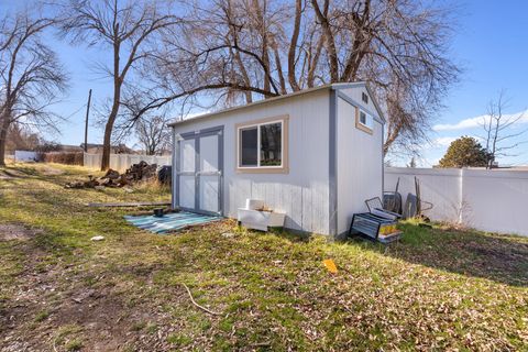 Tiny photo for 141 W 3100 S, Bountiful, UT 84010 (MLS # 2135086)