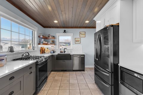 Tiny photo for 141 W 3100 S, Bountiful, UT 84010 (MLS # 2135086)