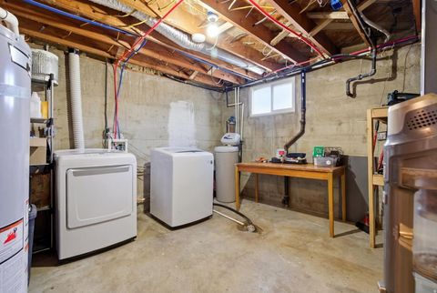 Tiny photo for 141 W 3100 S, Bountiful, UT 84010 (MLS # 2135086)