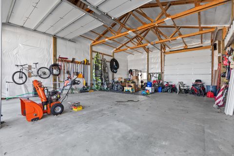 Tiny photo for 141 W 3100 S, Bountiful, UT 84010 (MLS # 2135086)