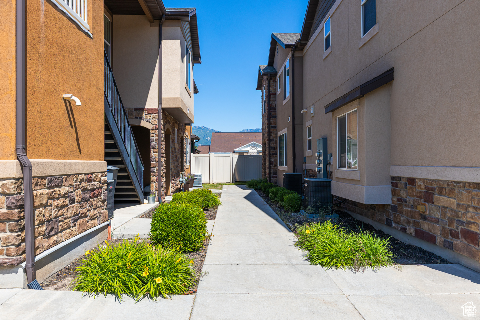 FOXBORO NORTH CASTLE - Residential