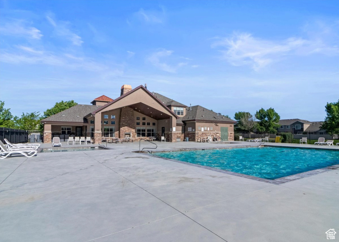 FOXBORO NORTH CASTLE - Residential