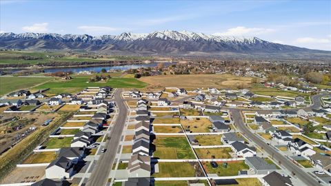 Tiny photo for 531 E 600 S, Hyrum, UT 84319 (MLS # 2144895)