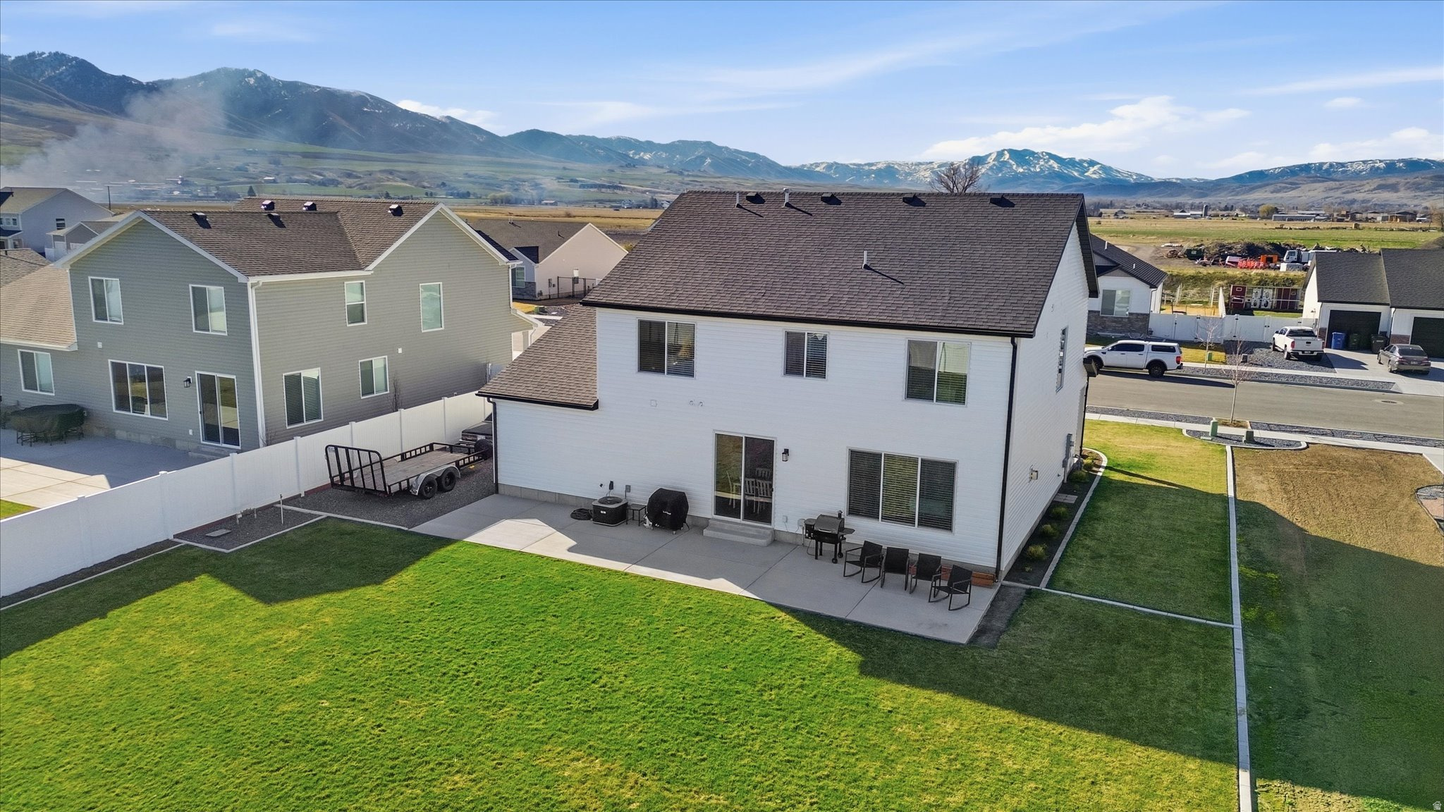 ROLLING HILLS - Residential