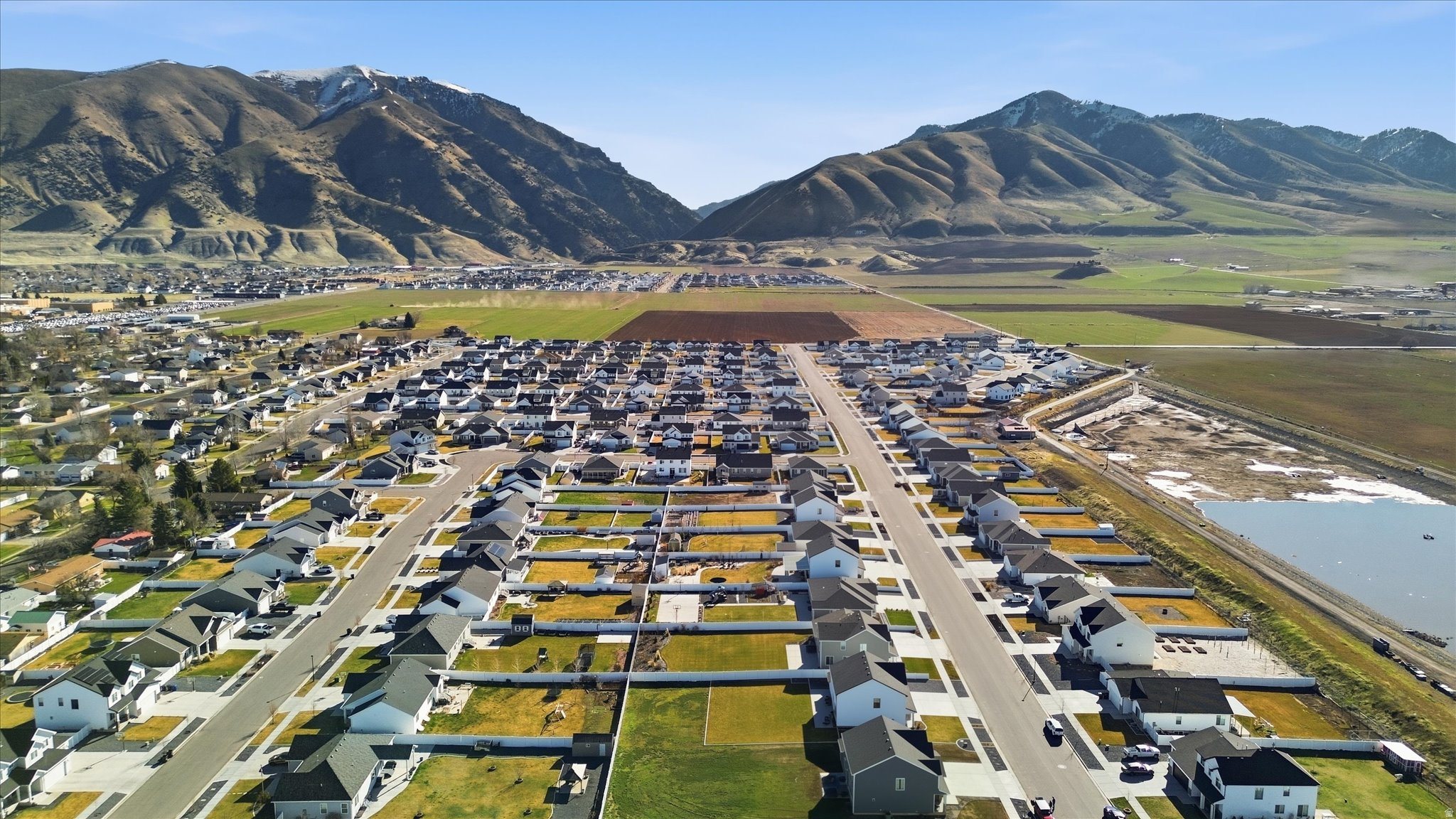 ROLLING HILLS - Residential