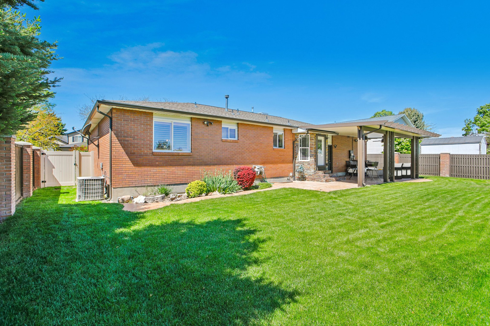 COUNTRY ESTA - Residential